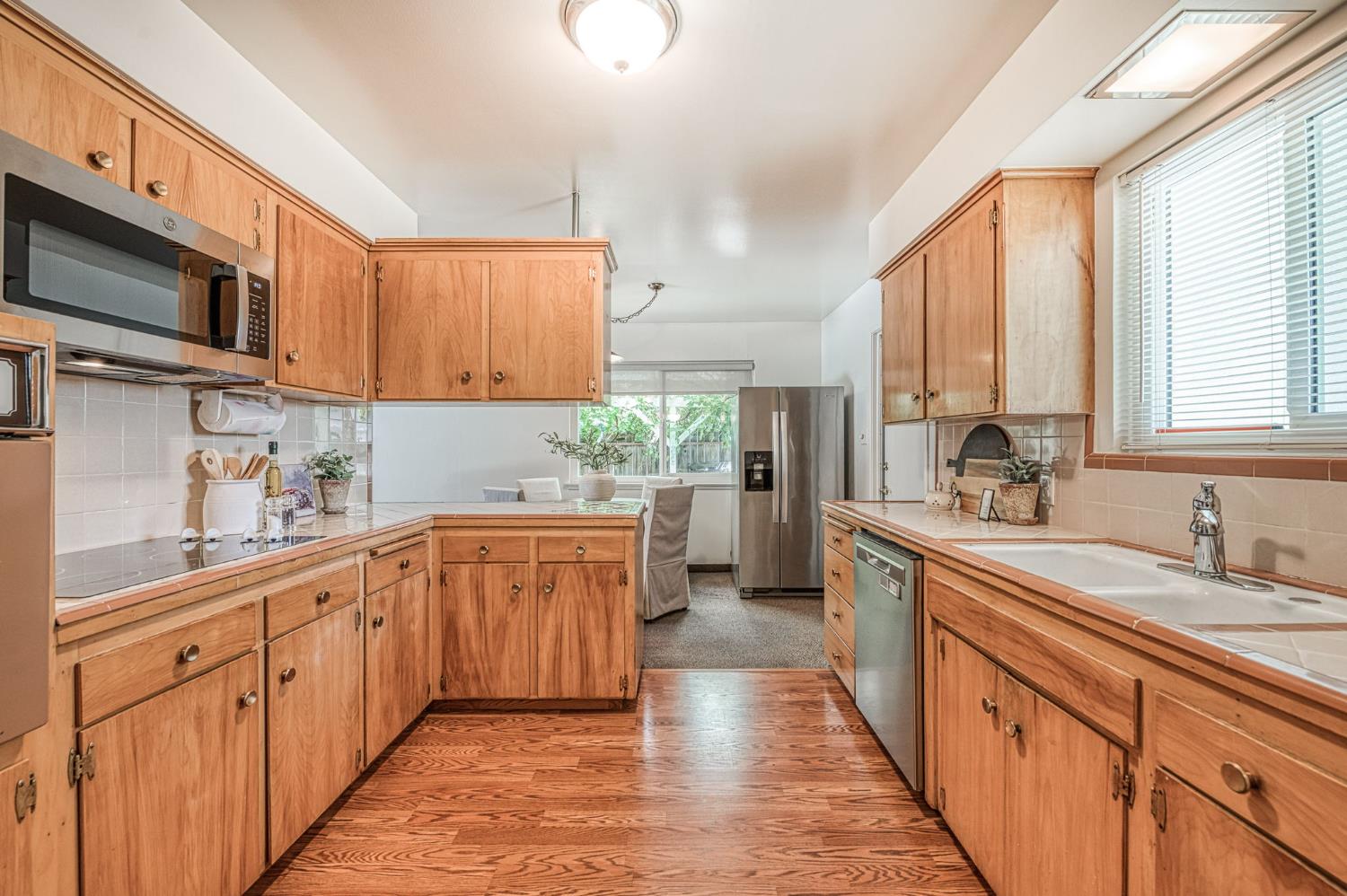 593 W Pico, Clovis, CA 93612