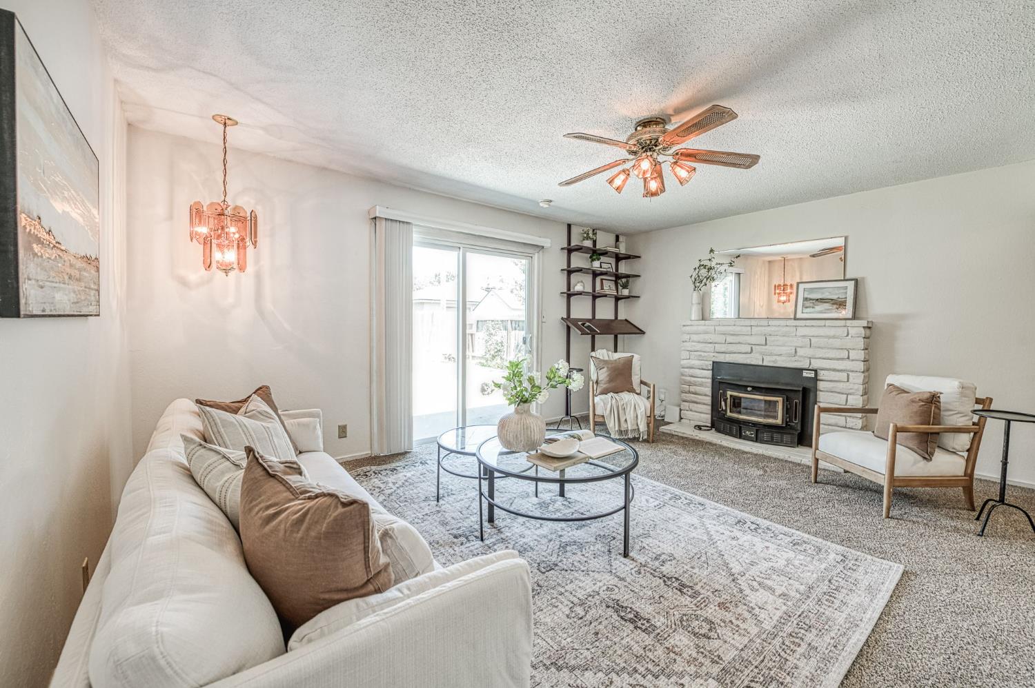 593 W Pico, Clovis, CA 93612