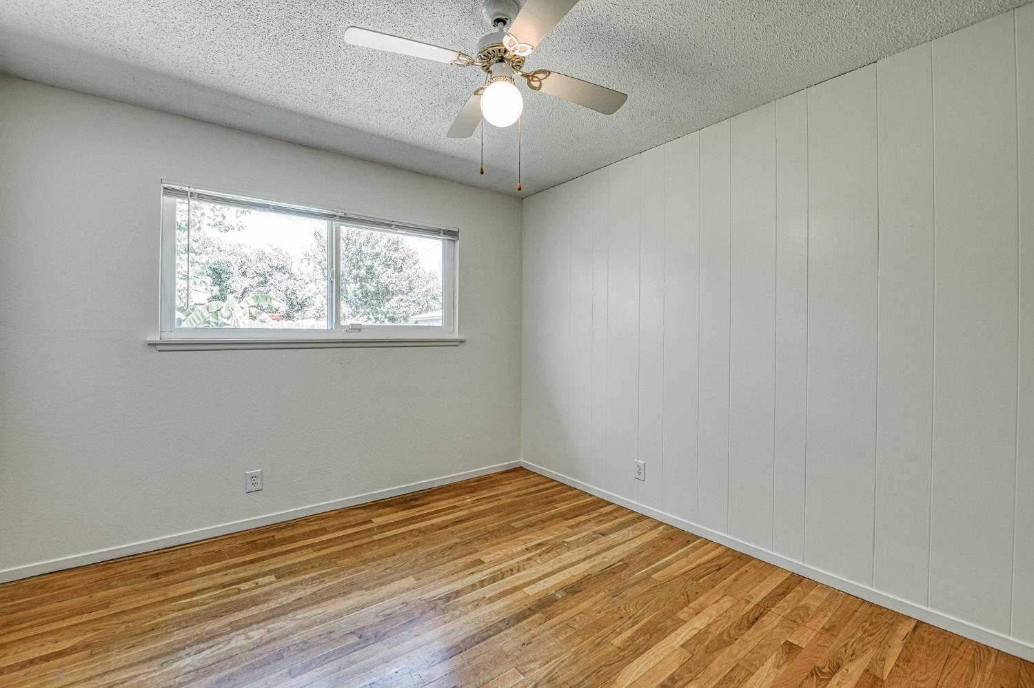 593 W Pico, Clovis, CA 93612