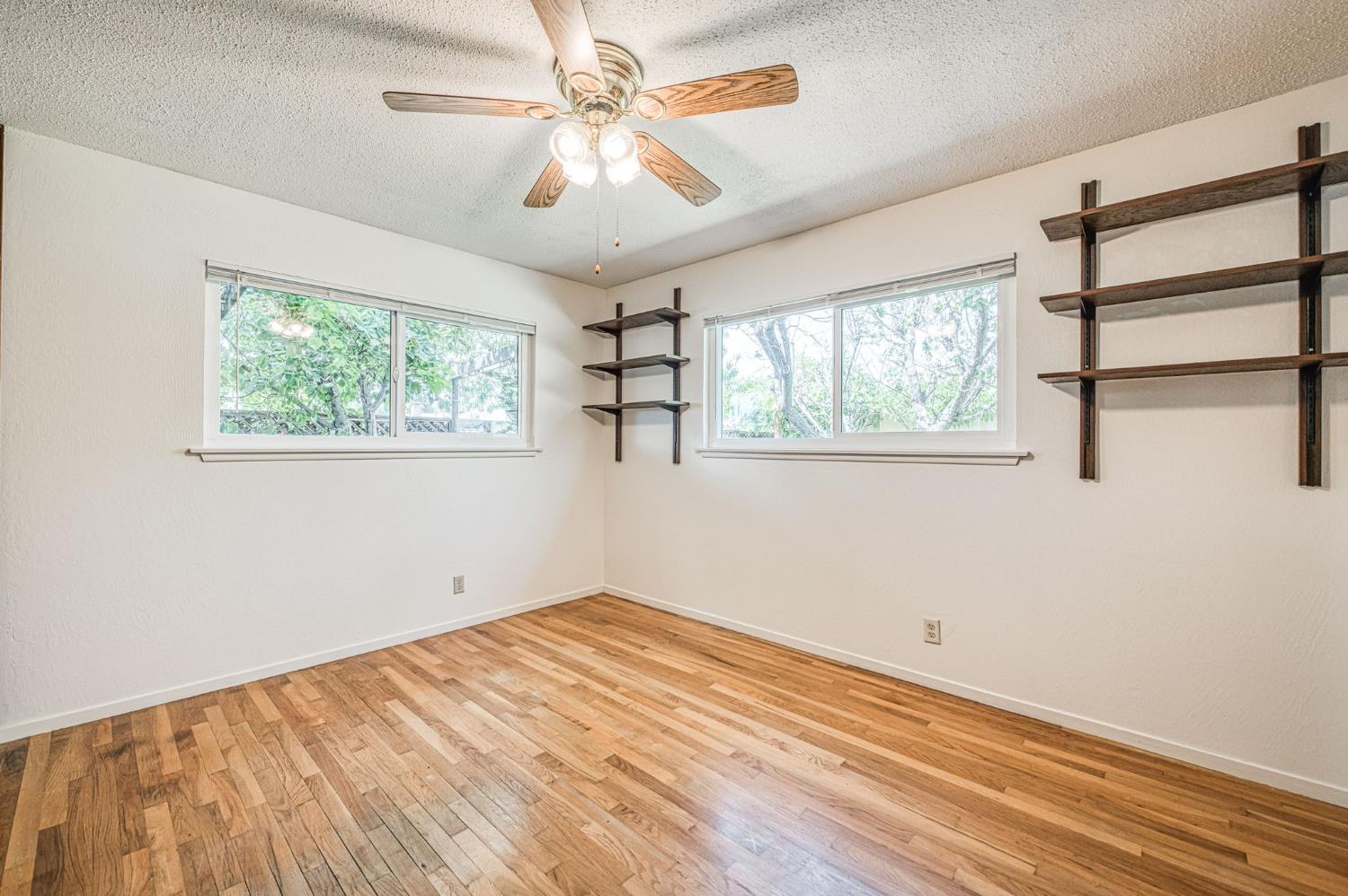 593 W Pico, Clovis, CA 93612