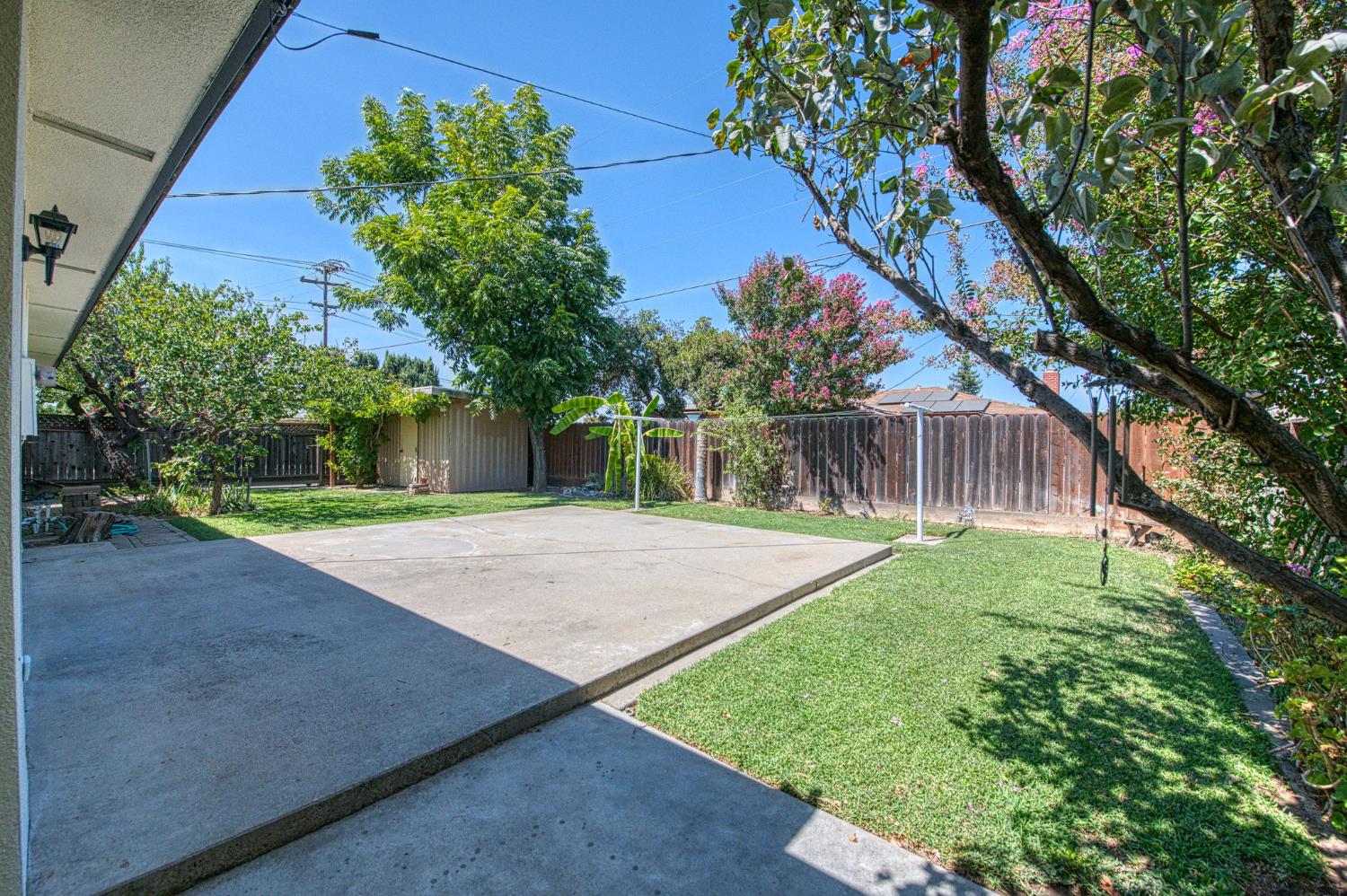 593 W Pico, Clovis, CA 93612