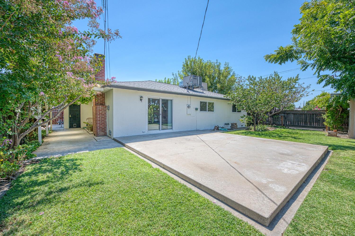 593 W Pico, Clovis, CA 93612
