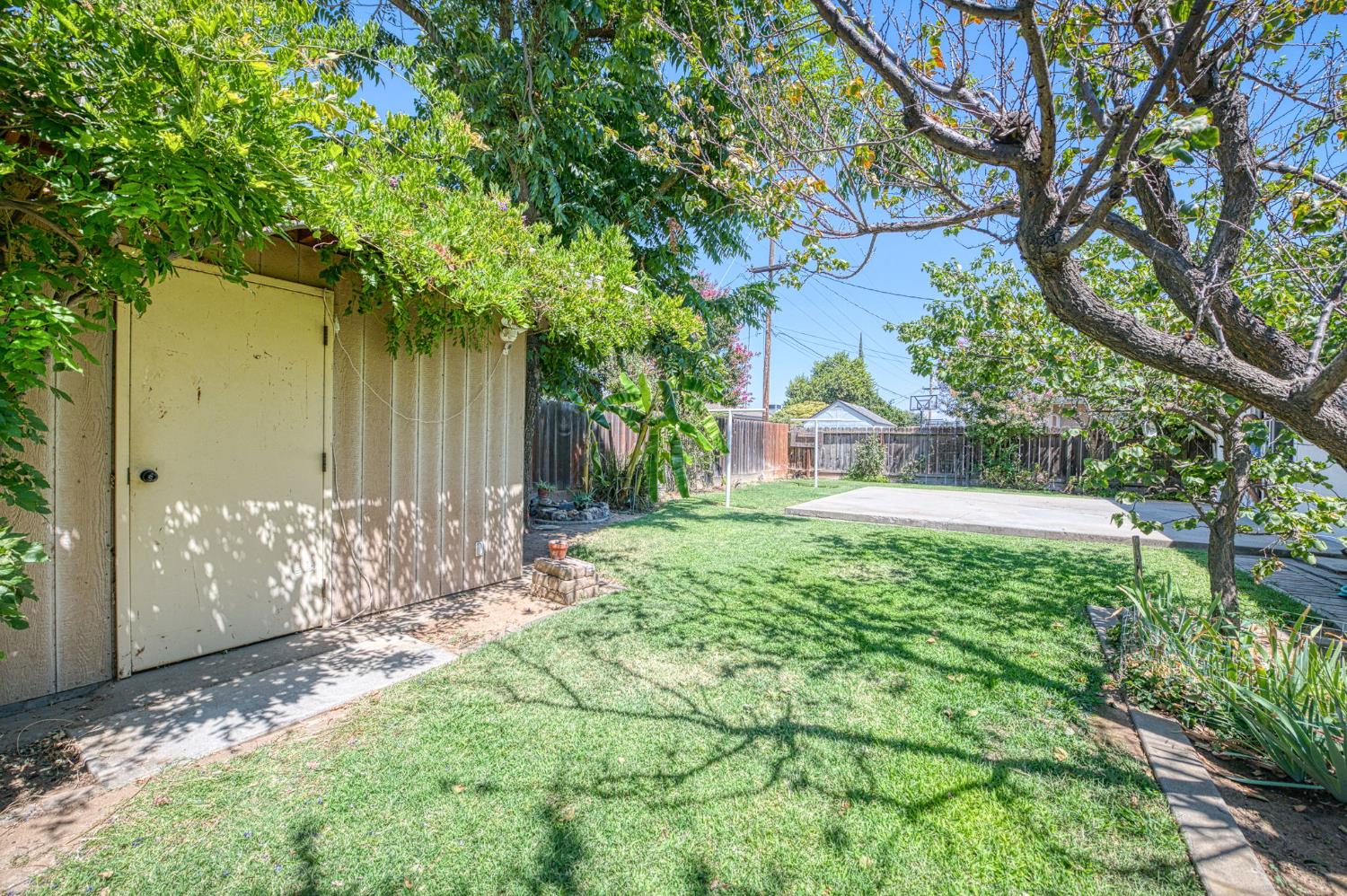 593 W Pico, Clovis, CA 93612