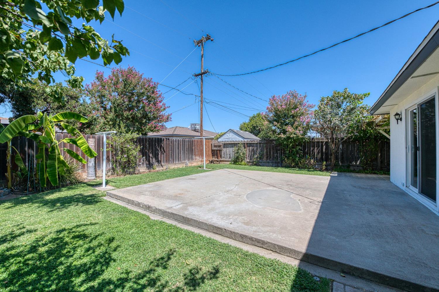 593 W Pico, Clovis, CA 93612