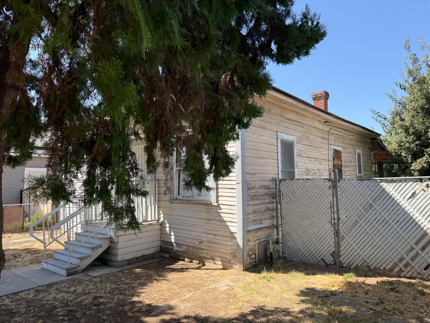 3133 E Mono St, Fresno, CA 93702