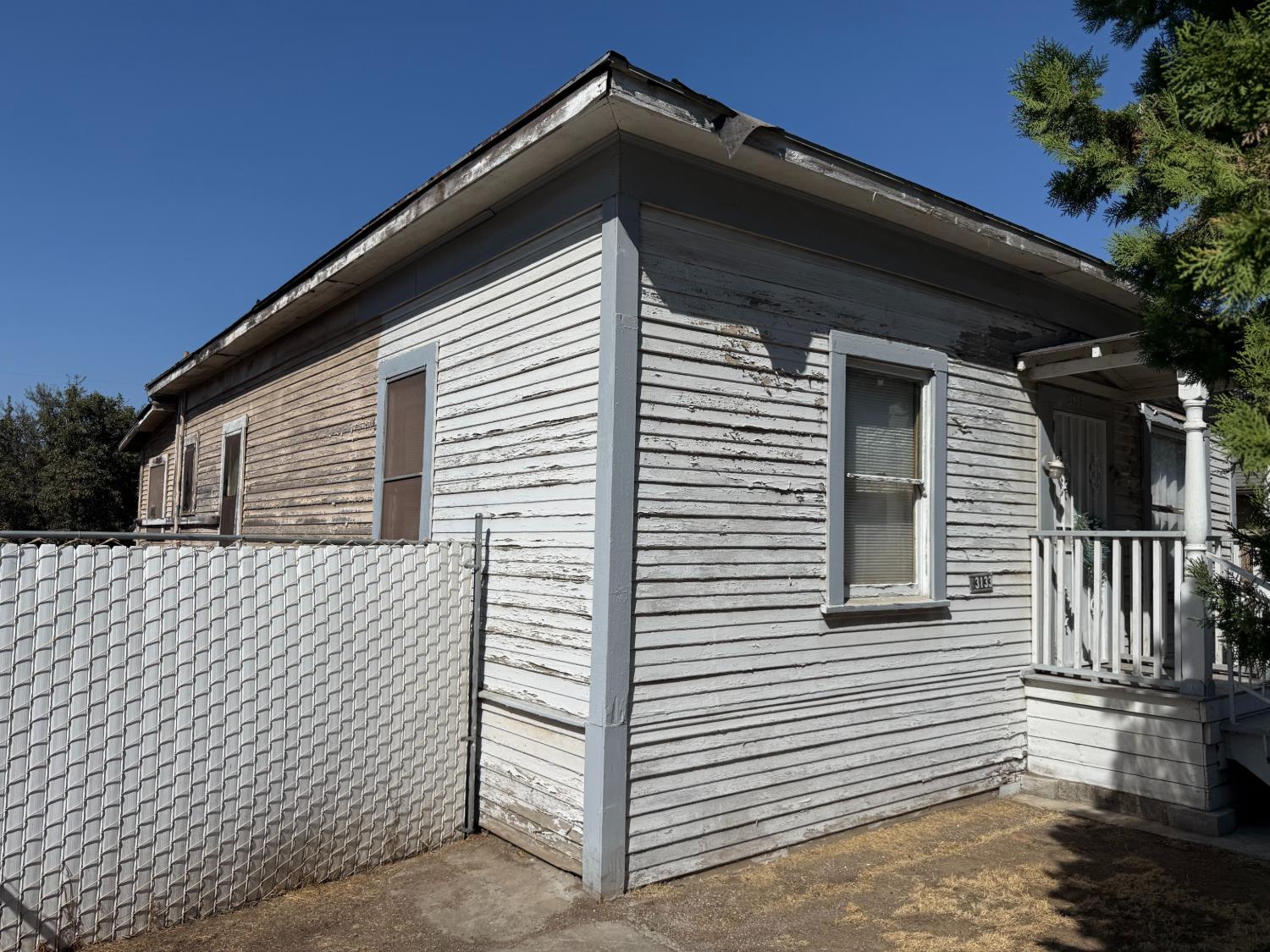 3133 E Mono St, Fresno, CA 93702