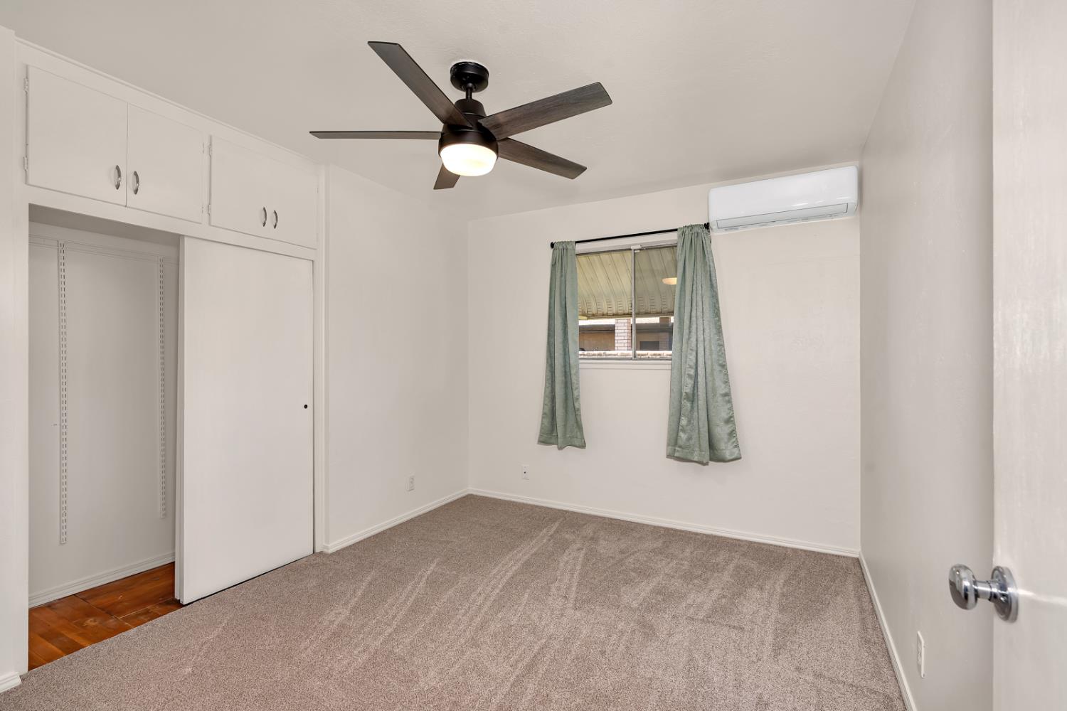 1030 W Swift Ave, Fresno, CA 93705
