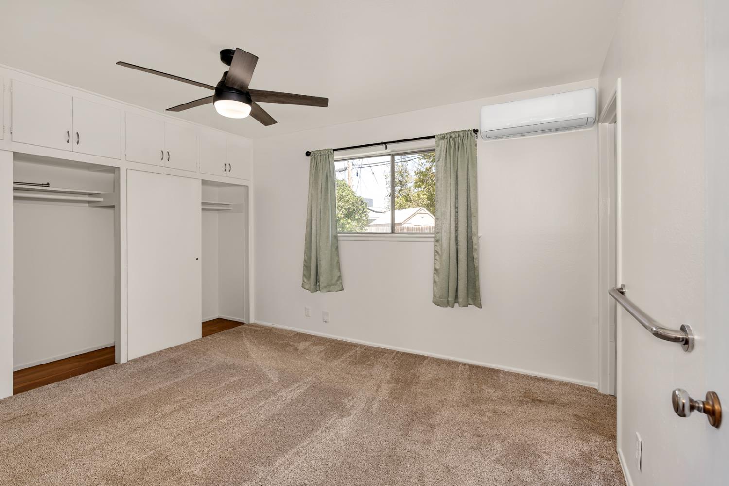 1030 W Swift Ave, Fresno, CA 93705