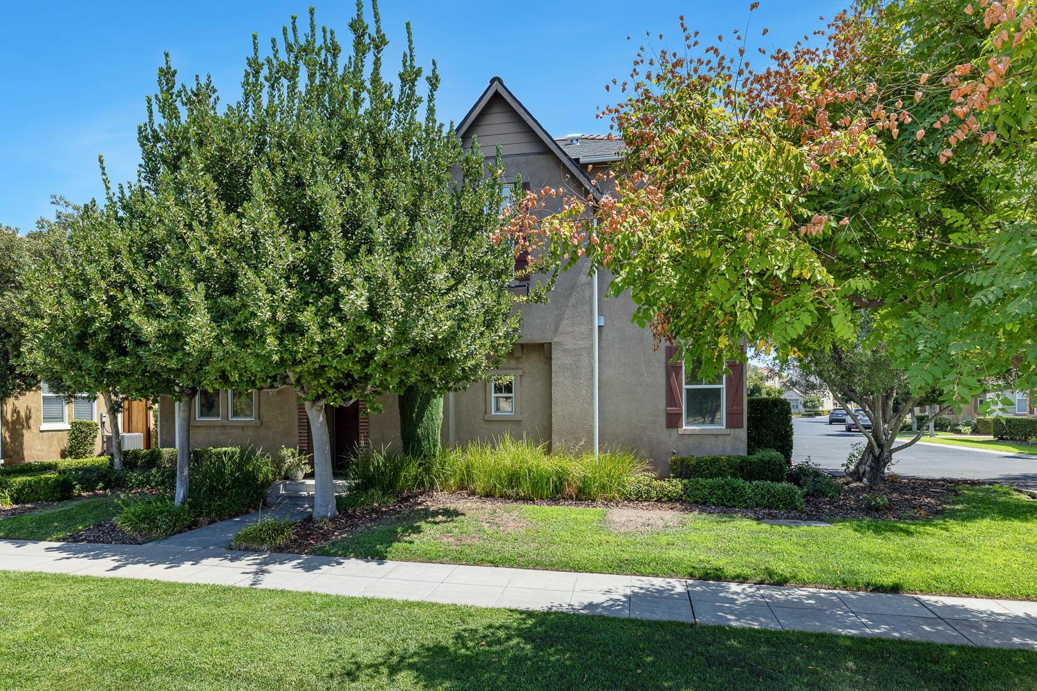 1763 N Leonard Ave, Clovis, CA 93619