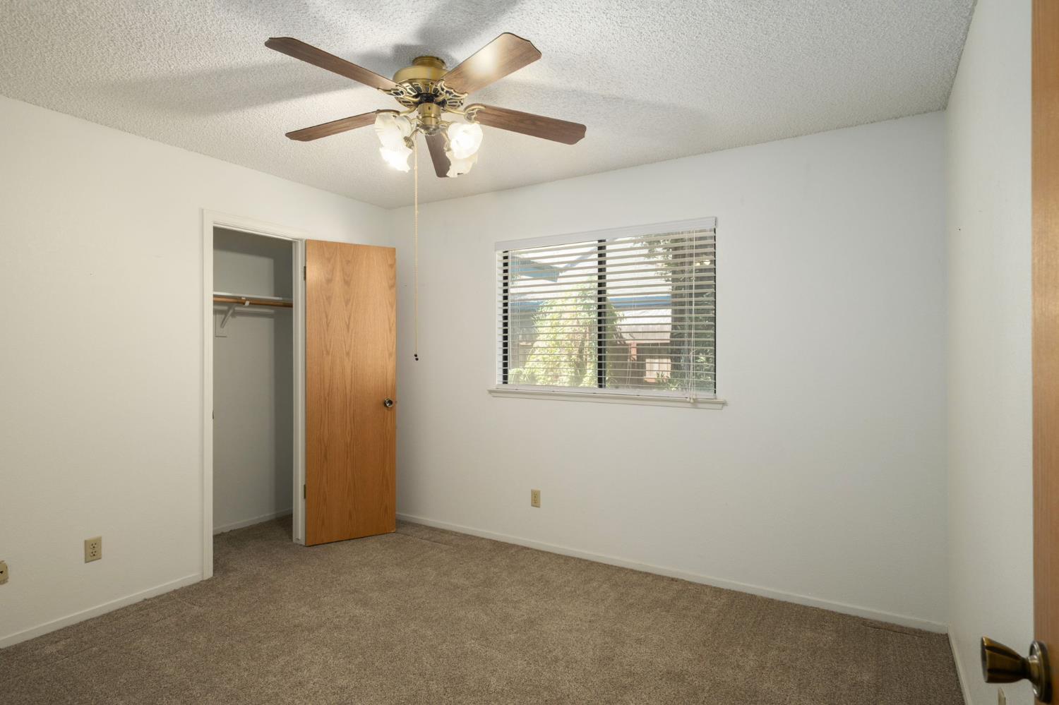 551 W Pat Dr, Clovis, CA 93612