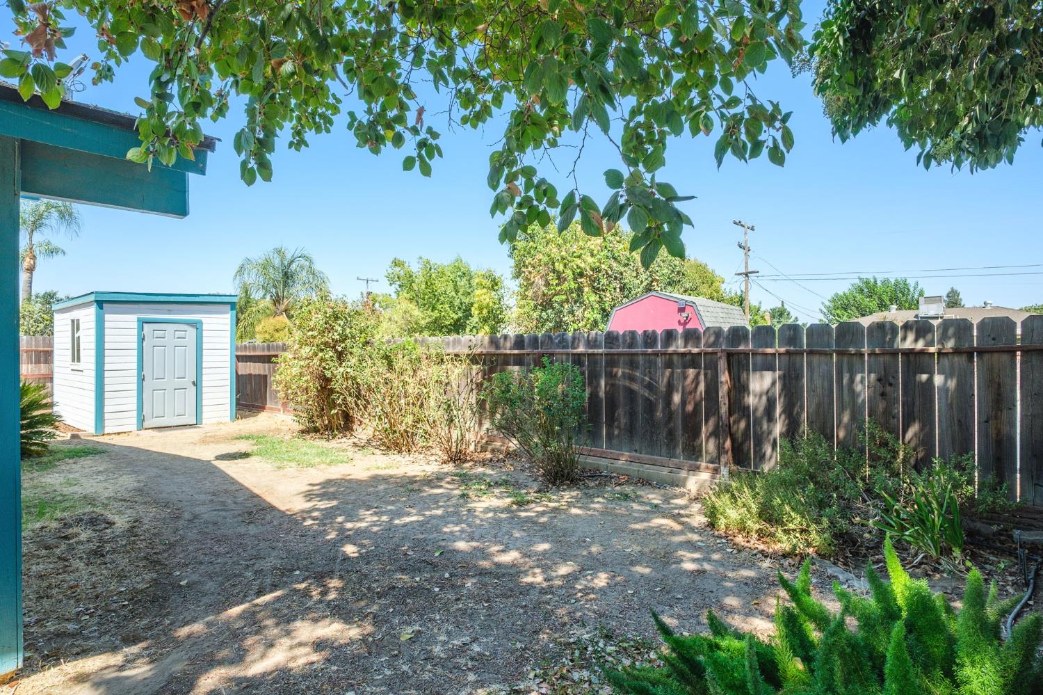 551 W Pat Dr, Clovis, CA 93612