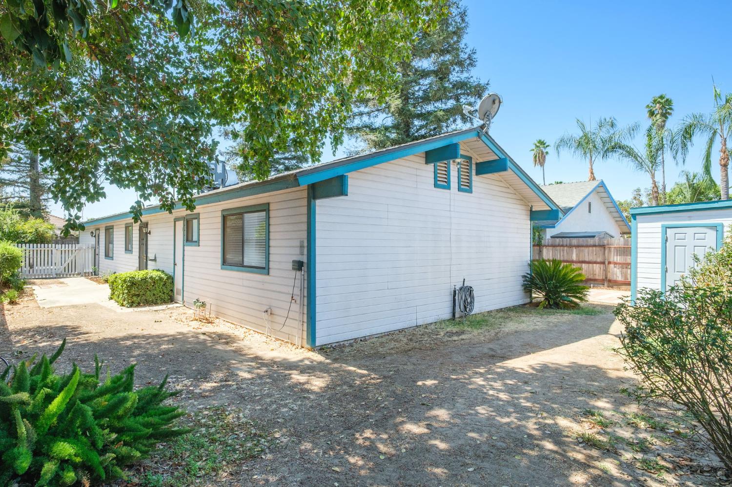 551 W Pat Dr, Clovis, CA 93612