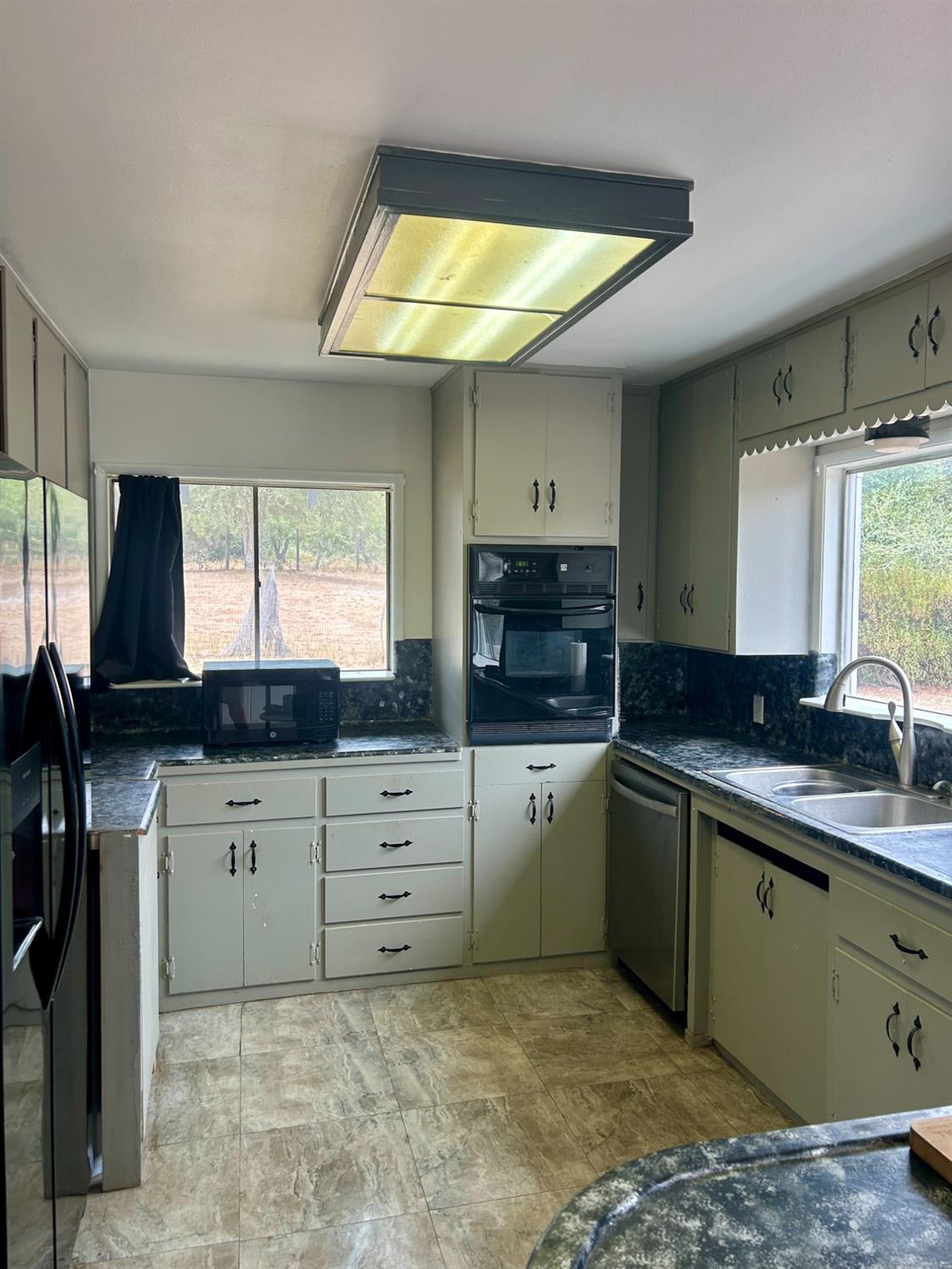 49992 Road 426, #A & #B, Oakhurst, CA 93644