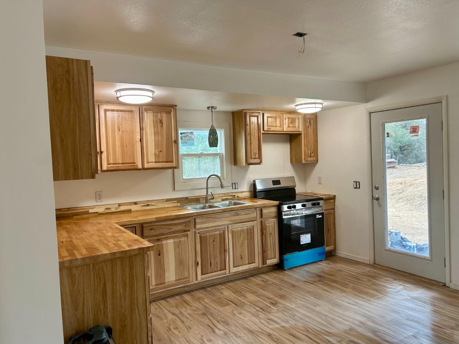 49992 Road 426, #A & #B, Oakhurst, CA 93644