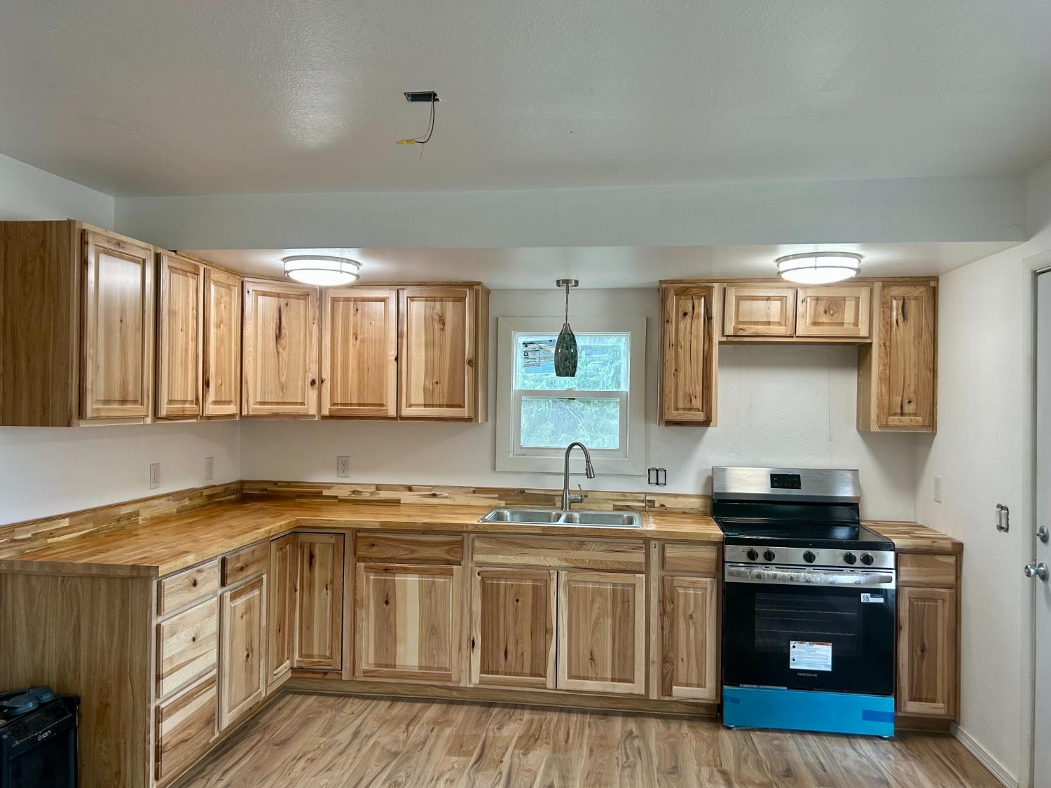 49992 Road 426, #A & #B, Oakhurst, CA 93644