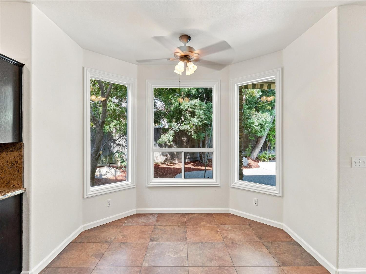 1646 E Desert Island Dr, Fresno, CA 93730