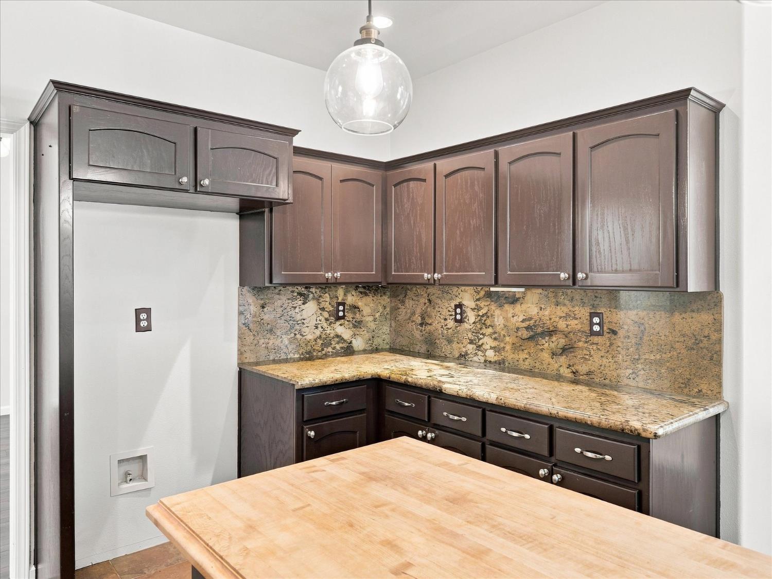 1646 E Desert Island Dr, Fresno, CA 93730