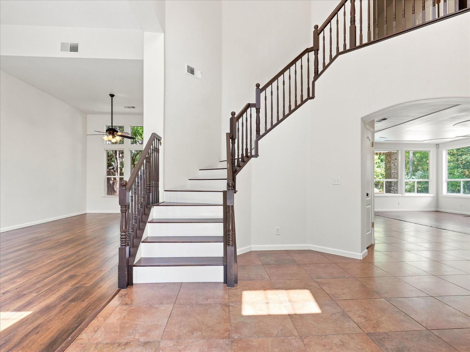 1646 E Desert Island Dr, Fresno, CA 93730
