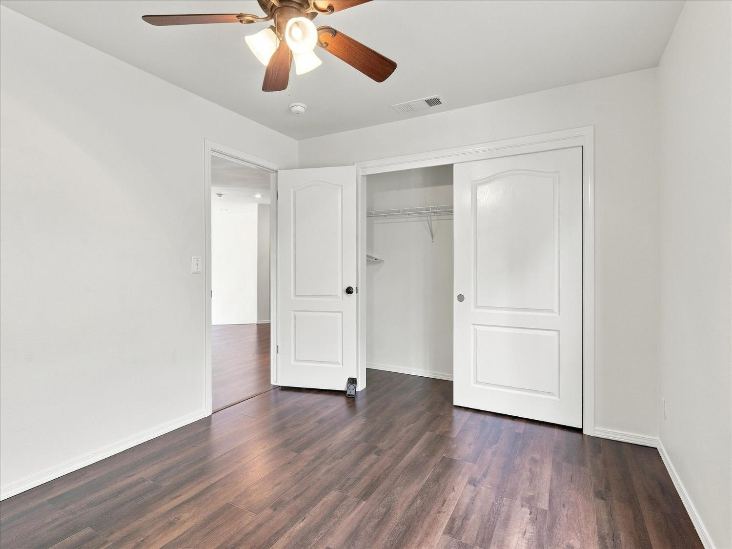 1646 E Desert Island Dr, Fresno, CA 93730