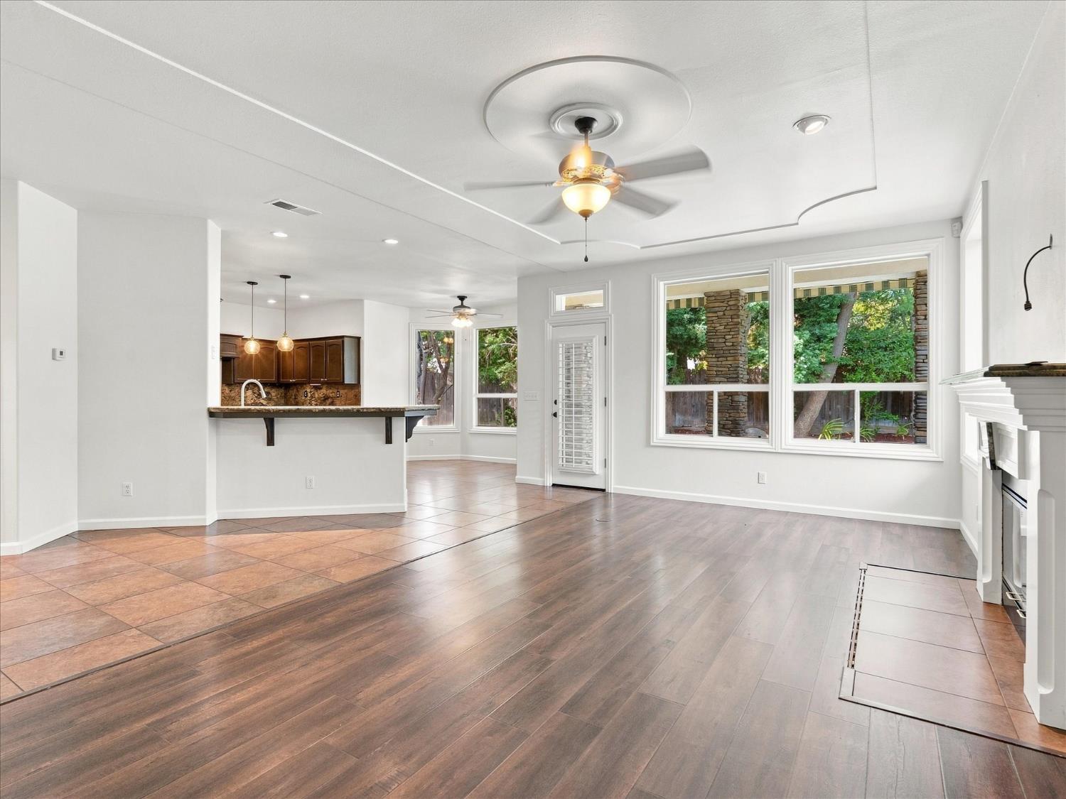 1646 E Desert Island Dr, Fresno, CA 93730