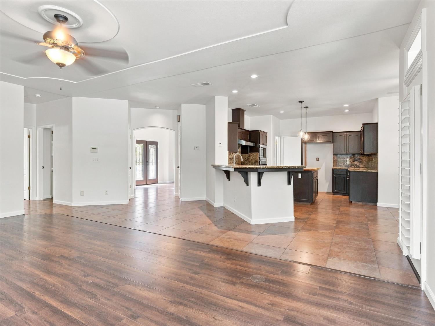 1646 E Desert Island Dr, Fresno, CA 93730