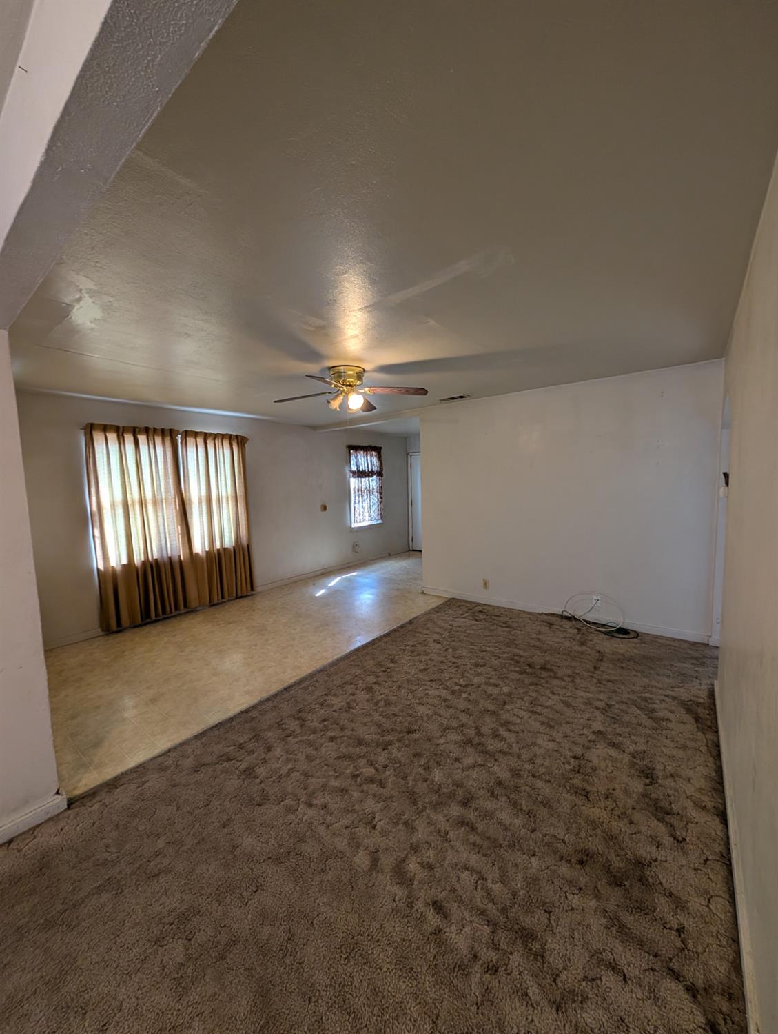 2564 E Floradora Ave, Fresno, CA 93703