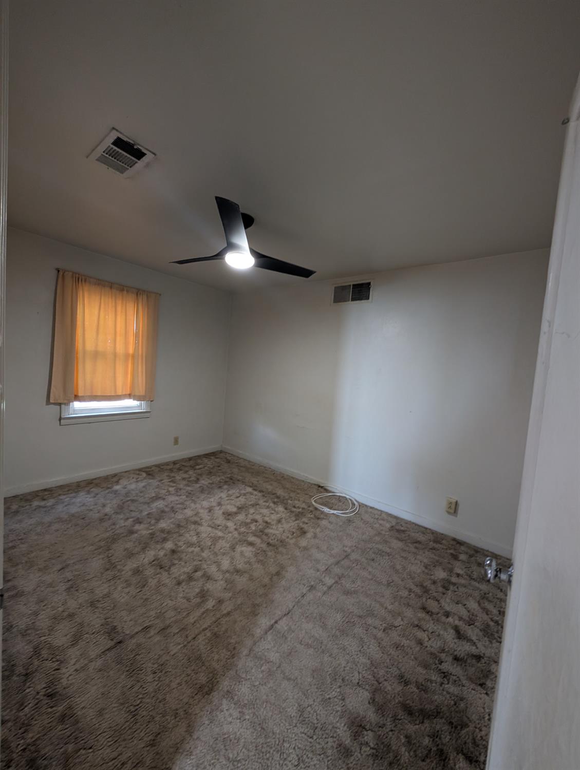 2564 E Floradora Ave, Fresno, CA 93703