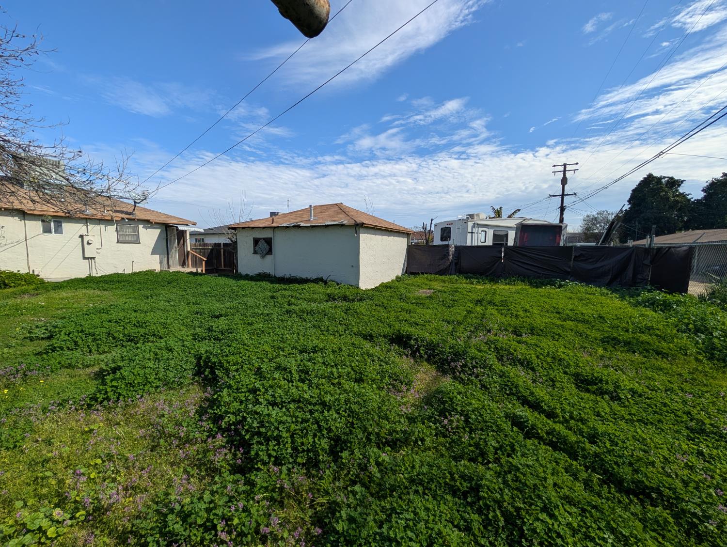 2564 E Floradora Ave, Fresno, CA 93703