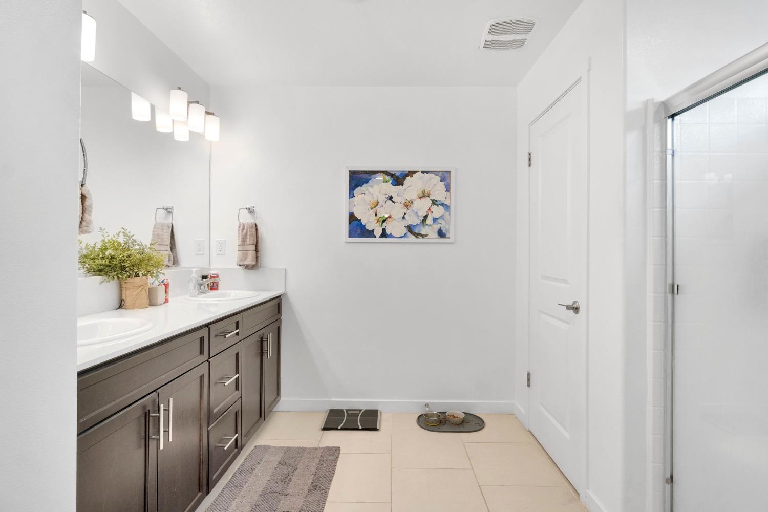 3948 Wrenwood Ave, Clovis, CA 93619