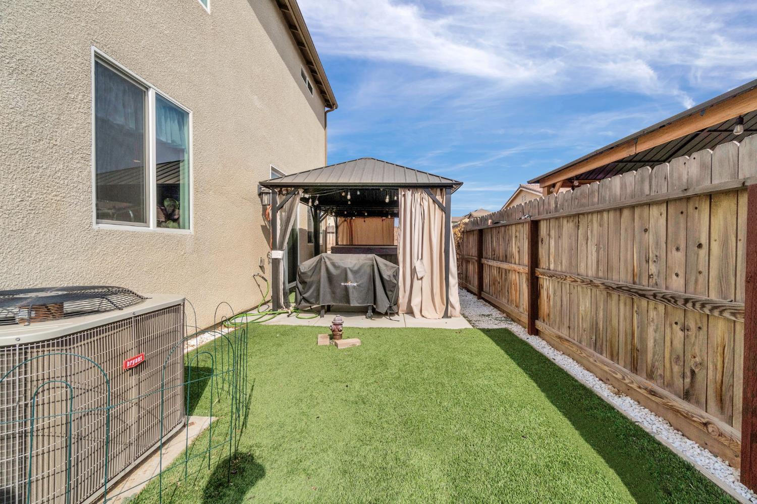 3948 Wrenwood Ave, Clovis, CA 93619