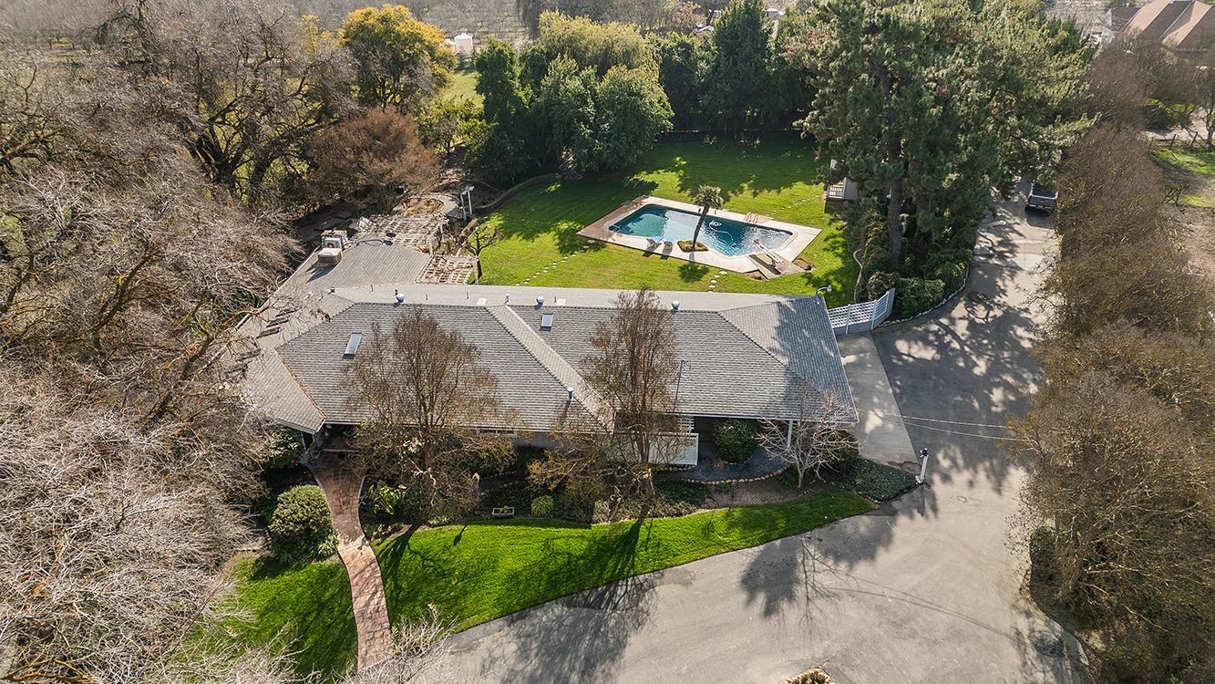 3670 S Newmark Ave, Sanger, CA 93654