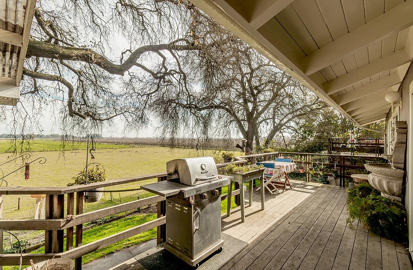 3670 S Newmark Ave, Sanger, CA 93654