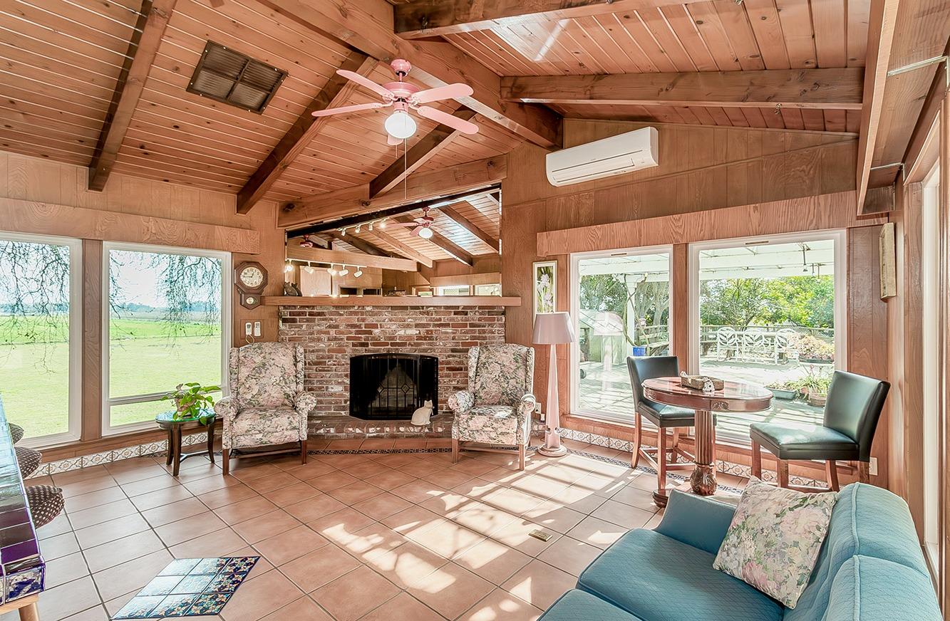 3670 S Newmark Ave, Sanger, CA 93654