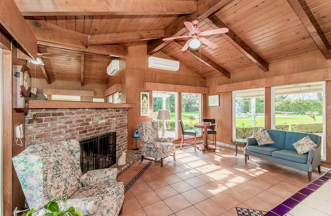 3670 S Newmark Ave, Sanger, CA 93654