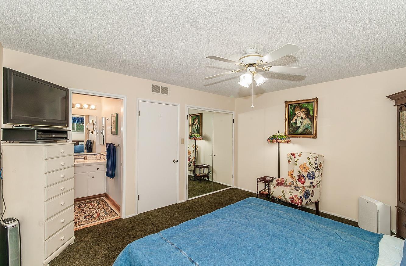 3670 S Newmark Ave, Sanger, CA 93654