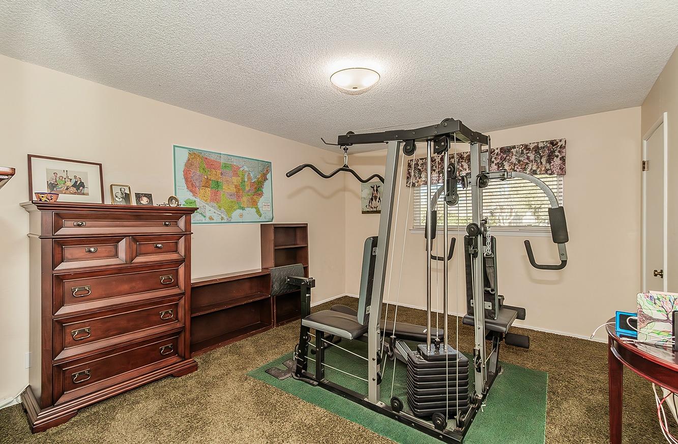 3670 S Newmark Ave, Sanger, CA 93654