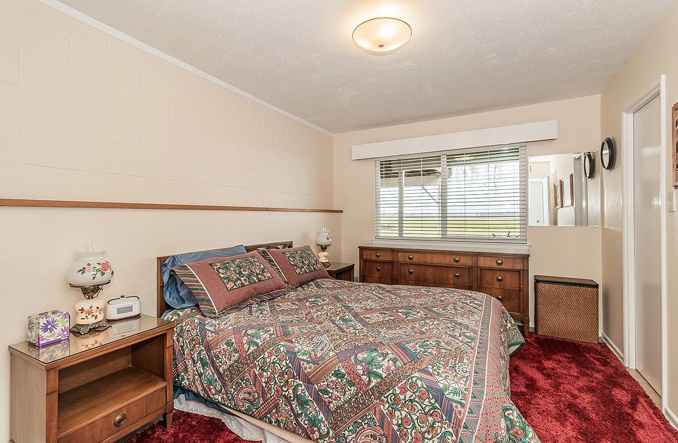 3670 S Newmark Ave, Sanger, CA 93654