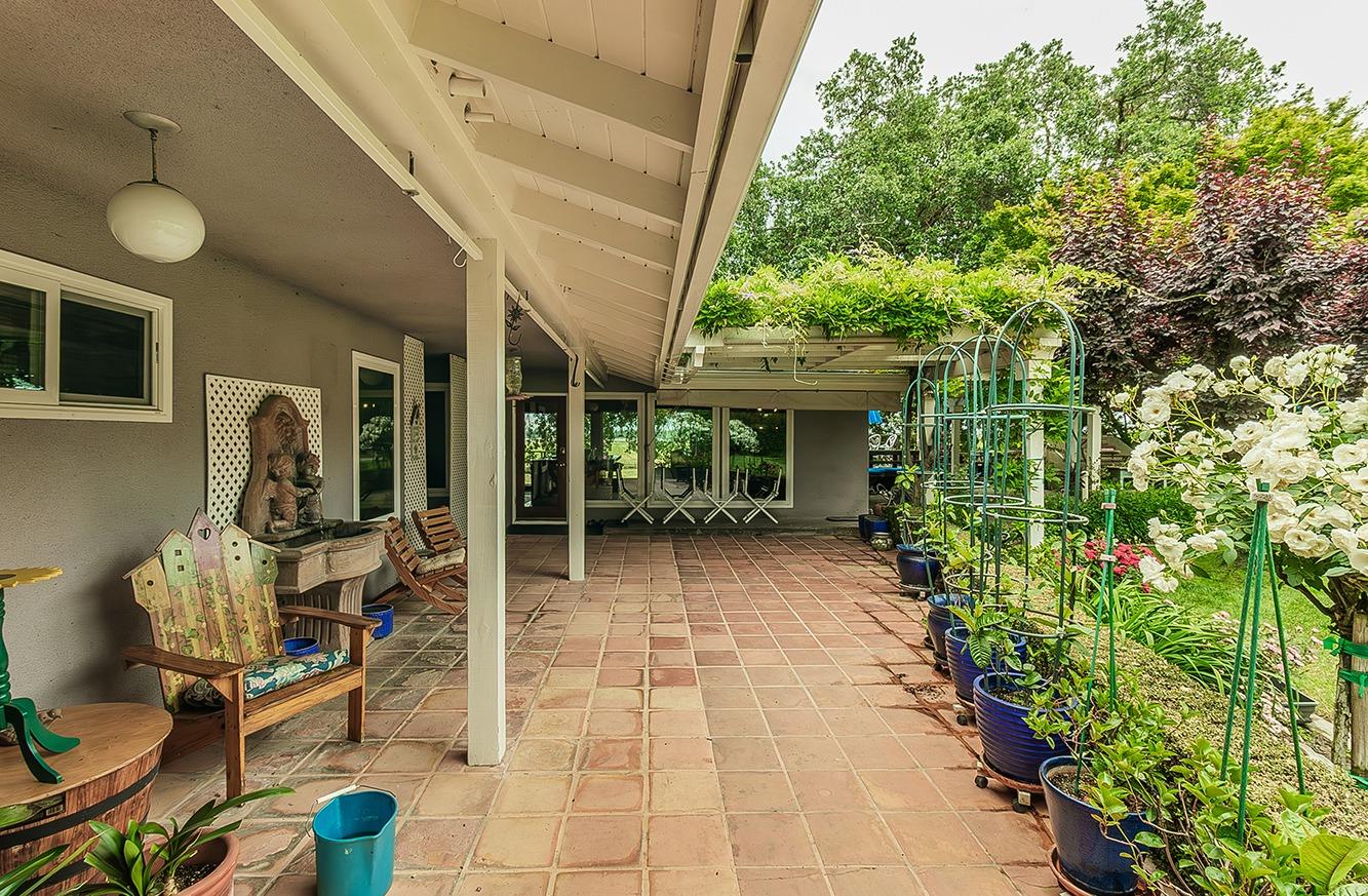 3670 S Newmark Ave, Sanger, CA 93654