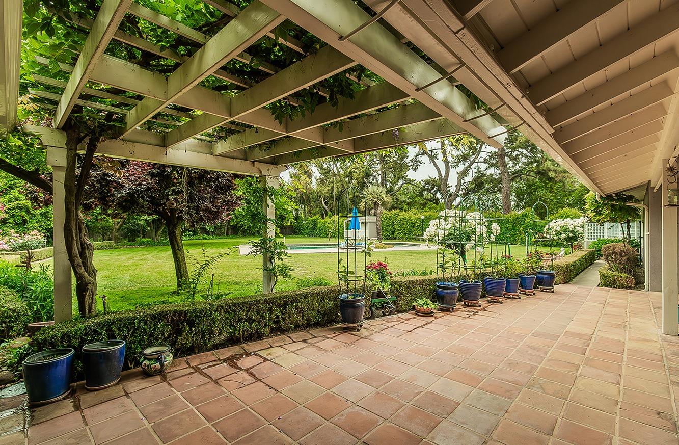 3670 S Newmark Ave, Sanger, CA 93654