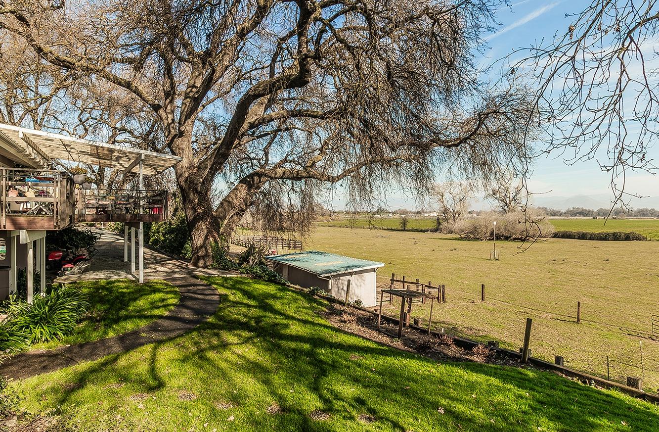 3670 S Newmark Ave, Sanger, CA 93654