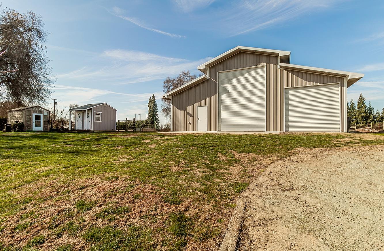 3670 S Newmark Ave, Sanger, CA 93654