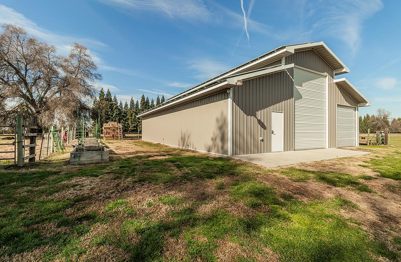 3670 S Newmark Ave, Sanger, CA 93654