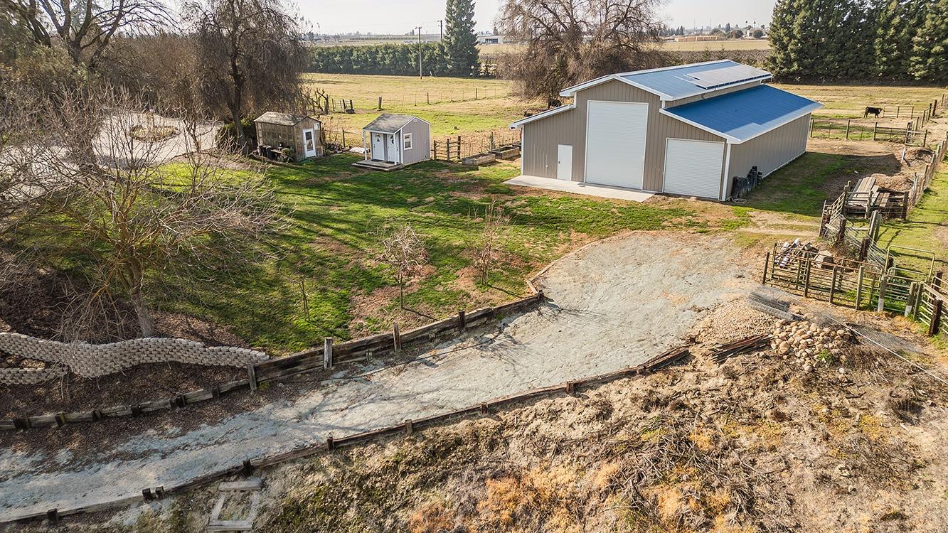 3670 S Newmark Ave, Sanger, CA 93654