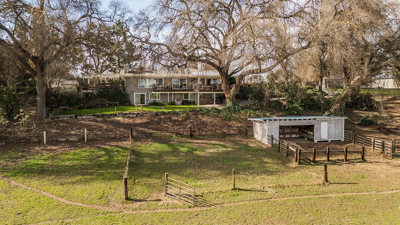 3670 S Newmark Ave, Sanger, CA 93654