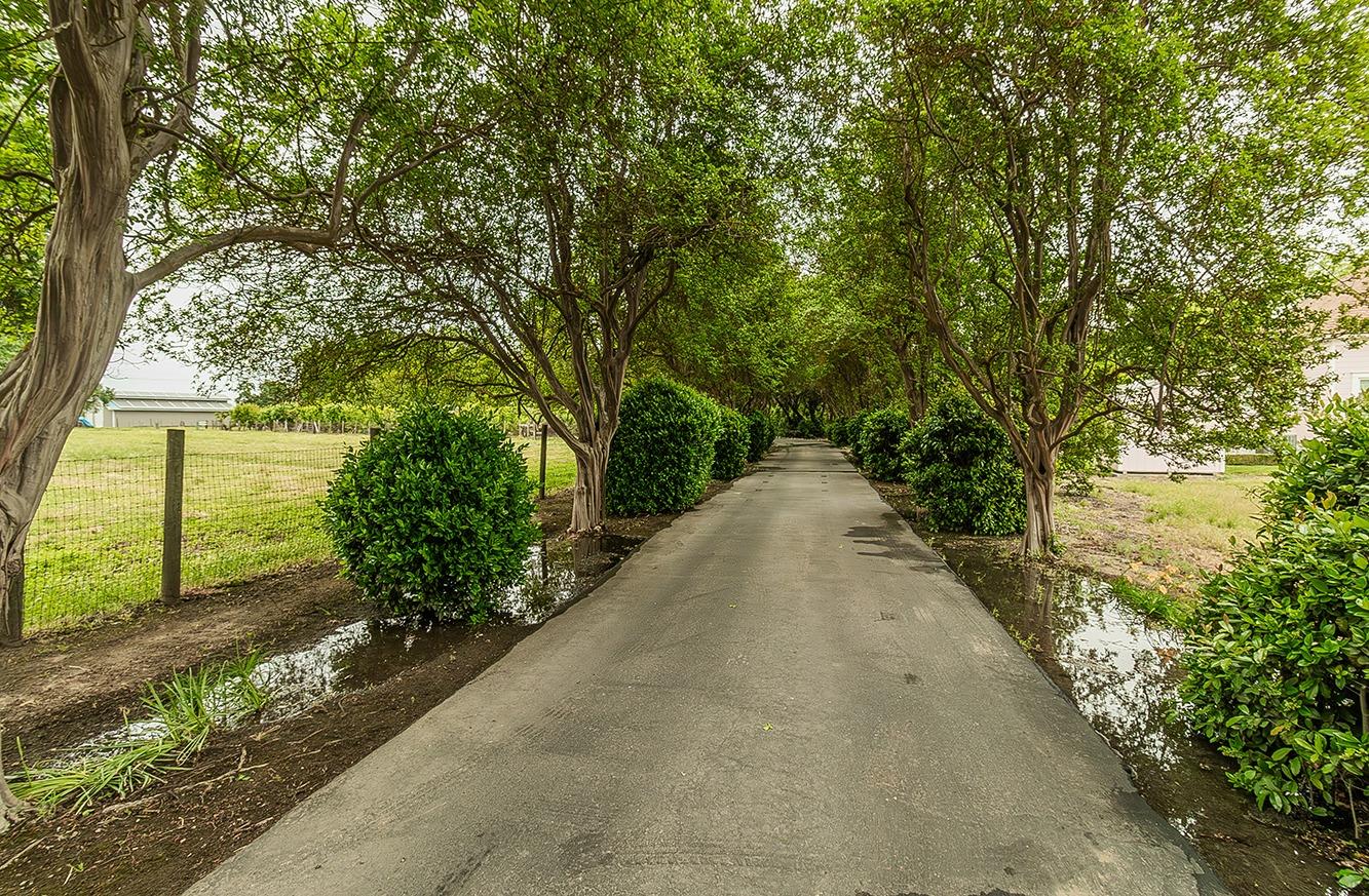 3670 S Newmark Ave, Sanger, CA 93654