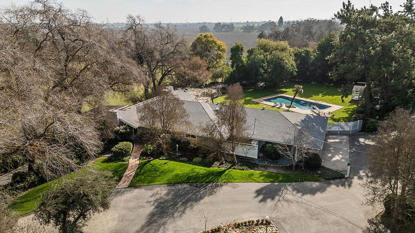 3670 S Newmark Ave, Sanger, CA 93654
