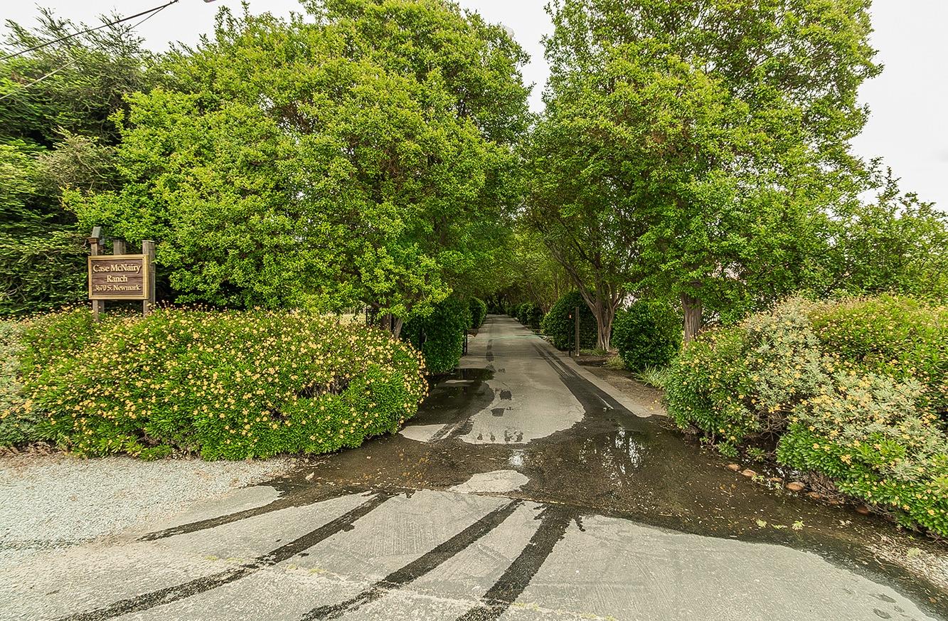 3670 S Newmark Ave, Sanger, CA 93654