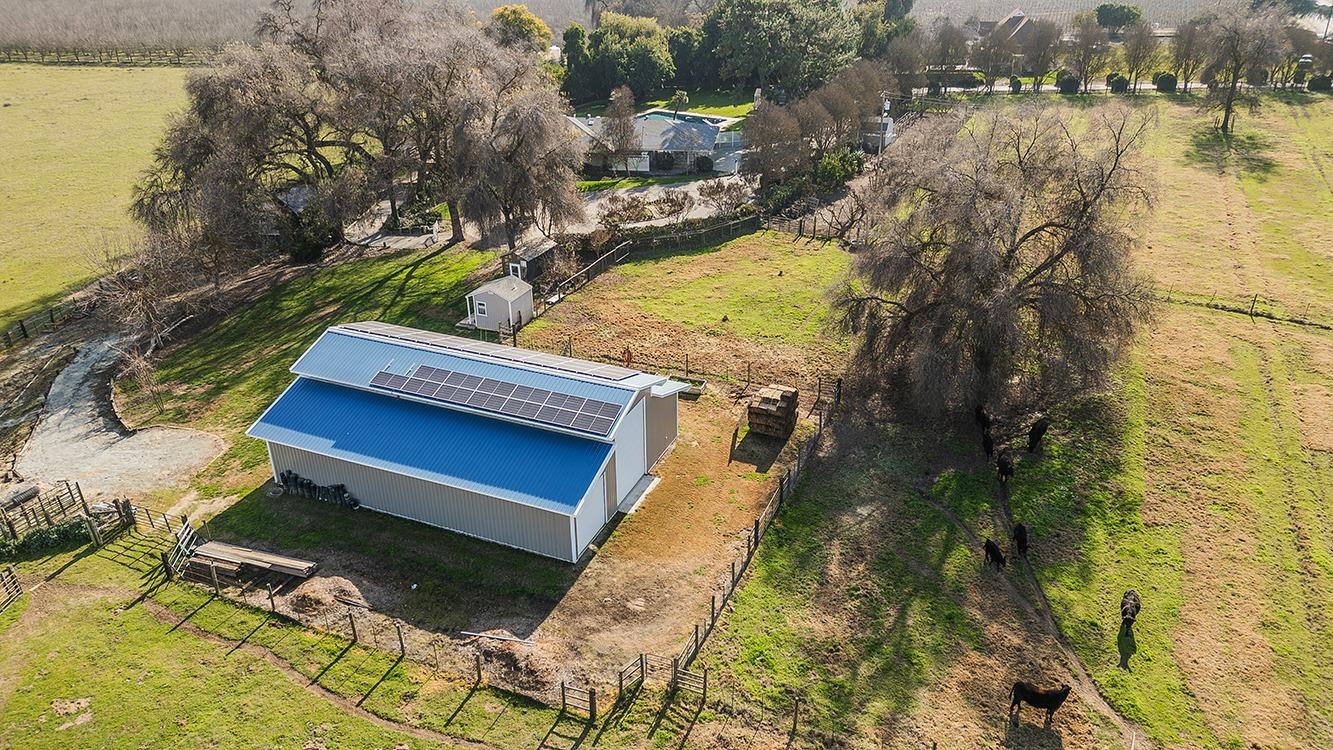 3670 S Newmark Ave, Sanger, CA 93654