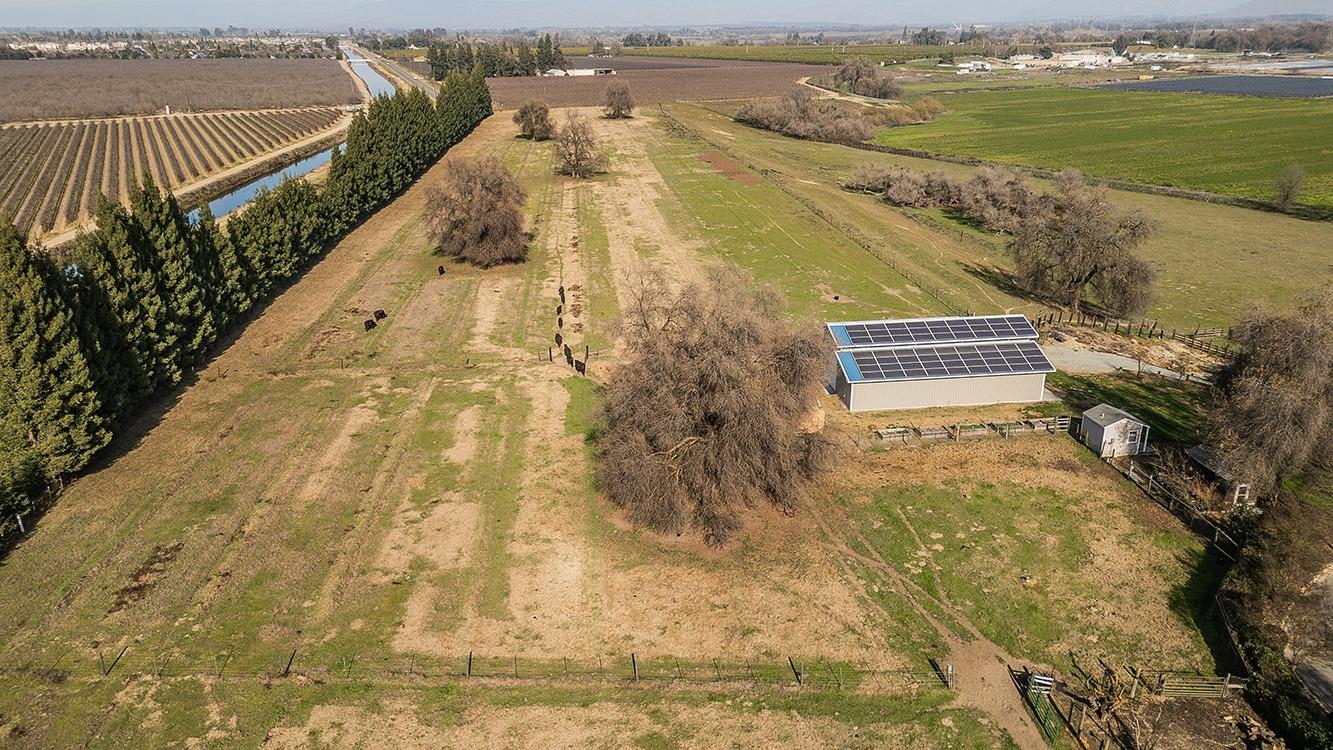3670 S Newmark Ave, Sanger, CA 93654