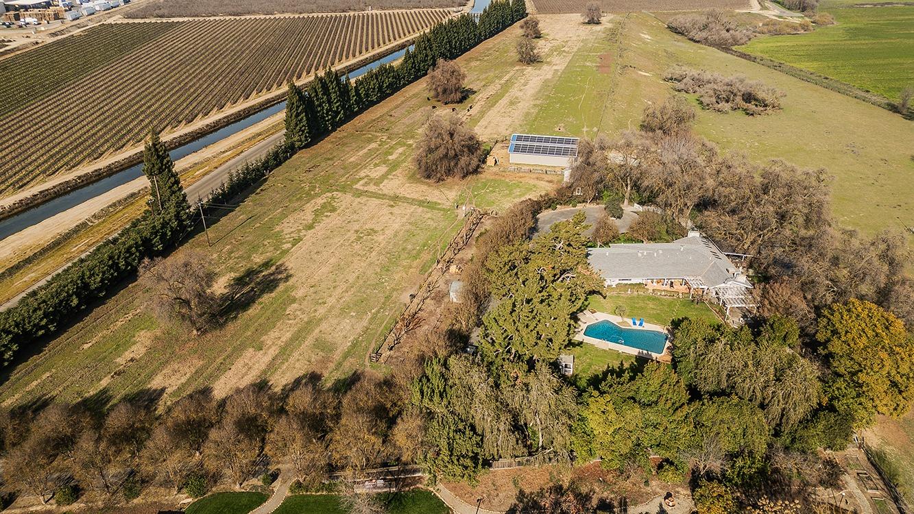 3670 S Newmark Ave, Sanger, CA 93654
